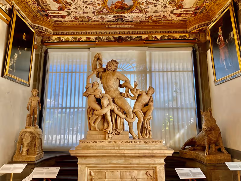 The sculptures in the Uffizi Gallery